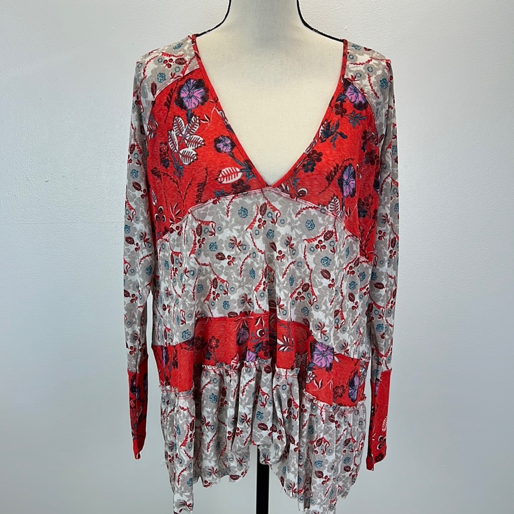 ⭐️🌸Free People sheer floral tiered plunge neck floral long sleeve top over size